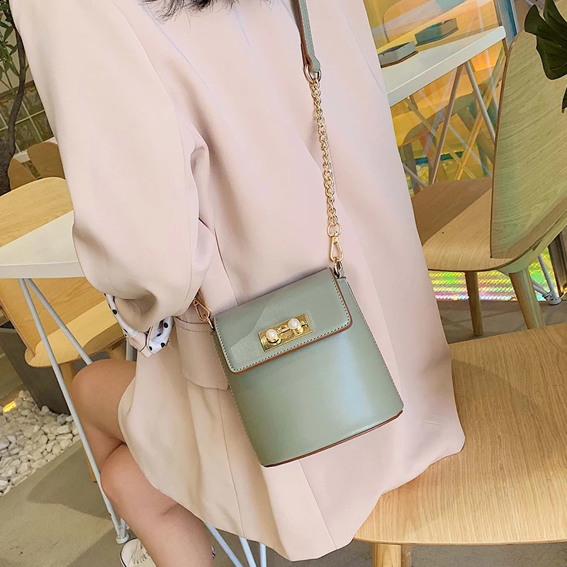 Новое ведро Маленькая женская кожаная сумка жемчужный замок 2019 цепь через плечо