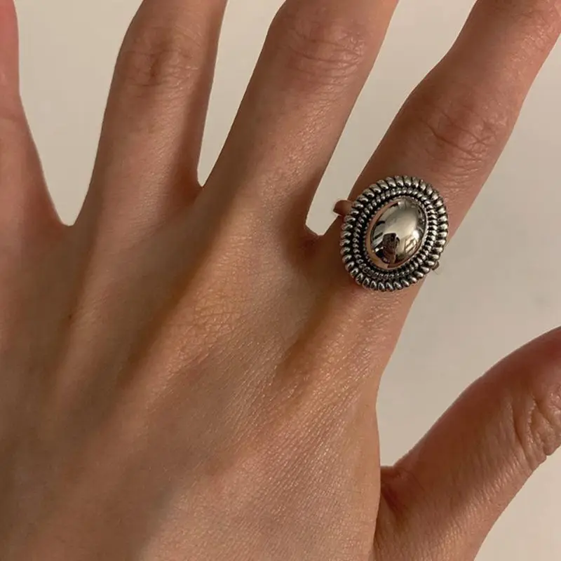 

Silvology 925 Sterling Silver Oval Glossy Rings Vintage Twist Side Minimalist Japan Korea Rings for Women High Quality Jewelry