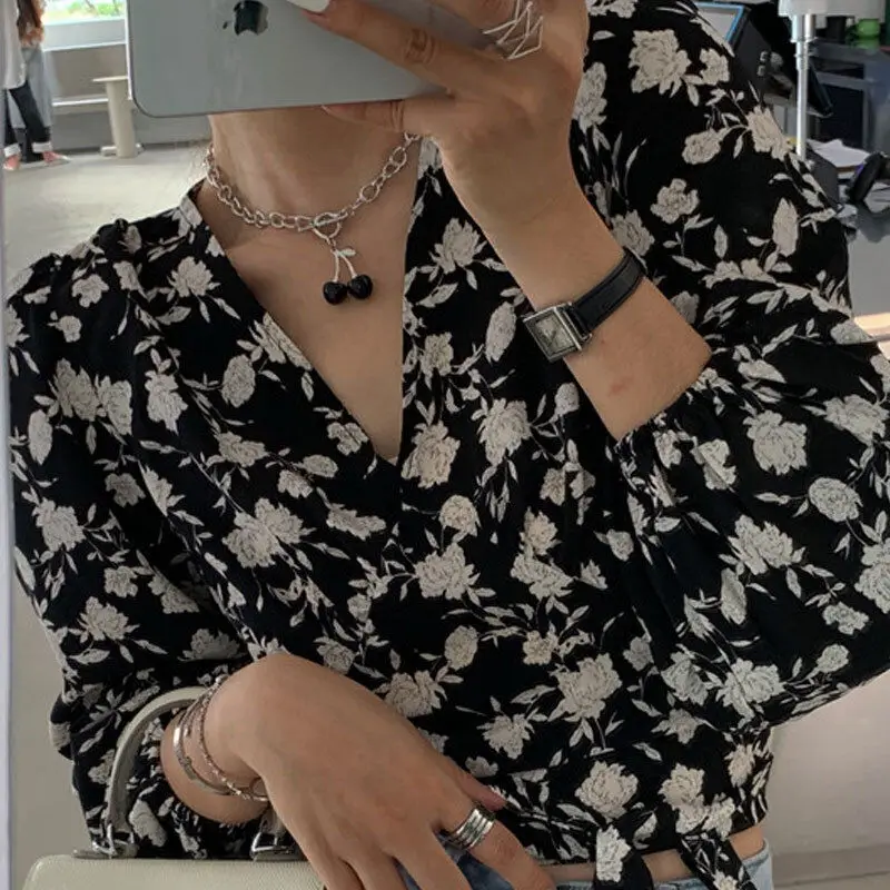 

Retro floral shirt women's short shirt design small majority autumn Hong Kong Style bandage waist long sleeve top