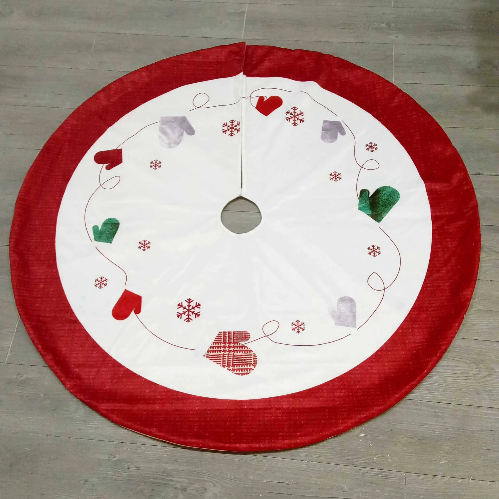 

Diameter 120cm Merry Christmas Tree Skirt White Red Elk Pattern Home Decoration Xmas Carpet Aprons Natal New Year 2020