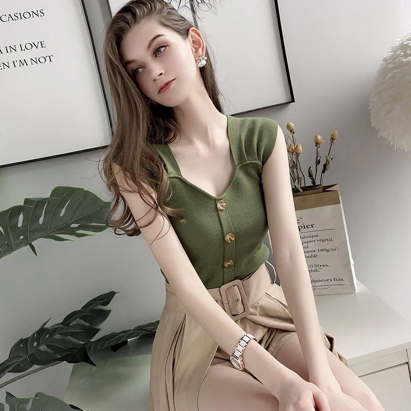 

Dabuwawa French Cute Square Neck Knit Cami Top Women Sexy Tanks Vest Sleeveless Ladies Button Front Vests Tops Female DO1BVS002