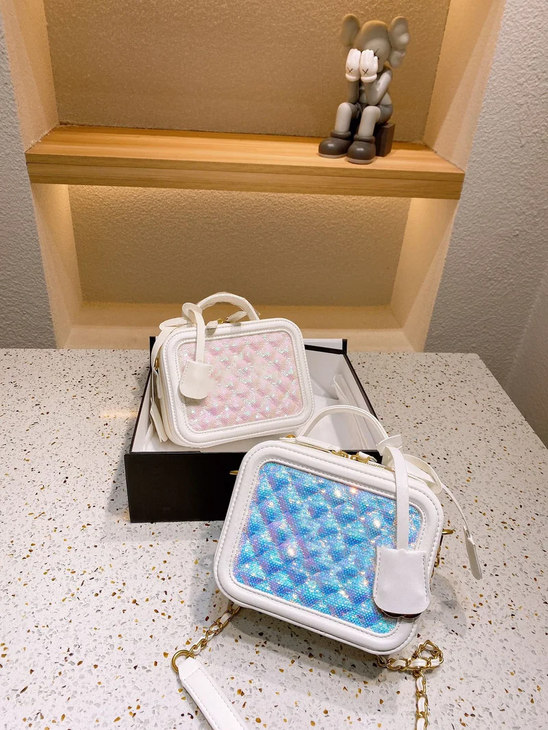 

100080 2021New women's fashion Sequin Camera Bag Makeup Bag Single shoulder slant span bag