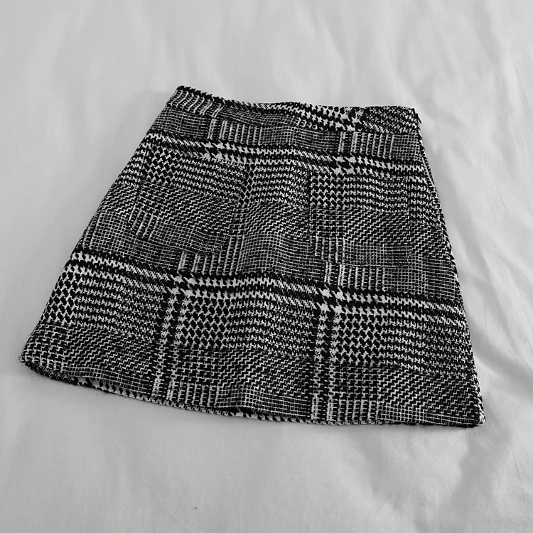 

Women A-line thick skirts black plaid check mini short skirt