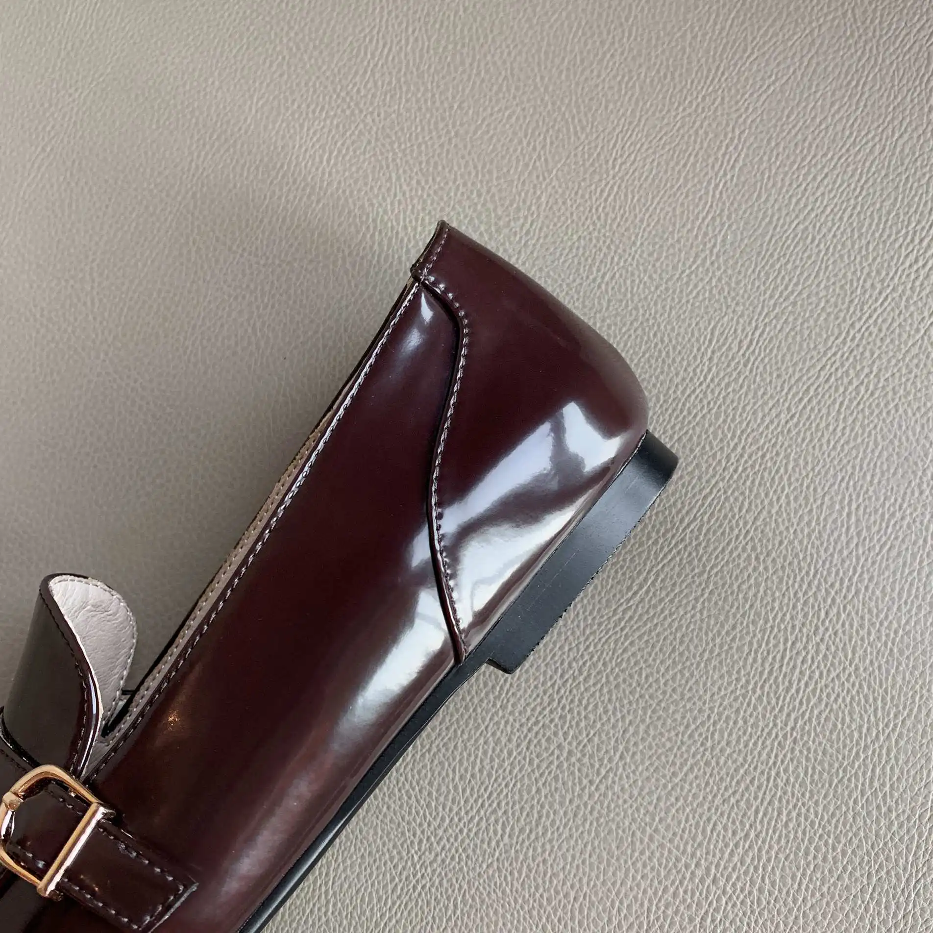 

Krazing Pot leisure cow leather autumn shoes metal fasteners convenient maiden women round toe low square heel slip on pumps L21