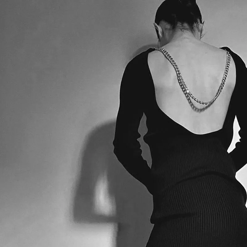 

[DEAT] O-neck Collar Solid Color Long Sleeve Sexy S-chain Open Back Knitted Bodycon Dress Y2k Mall Goth 2021 Spring GX696