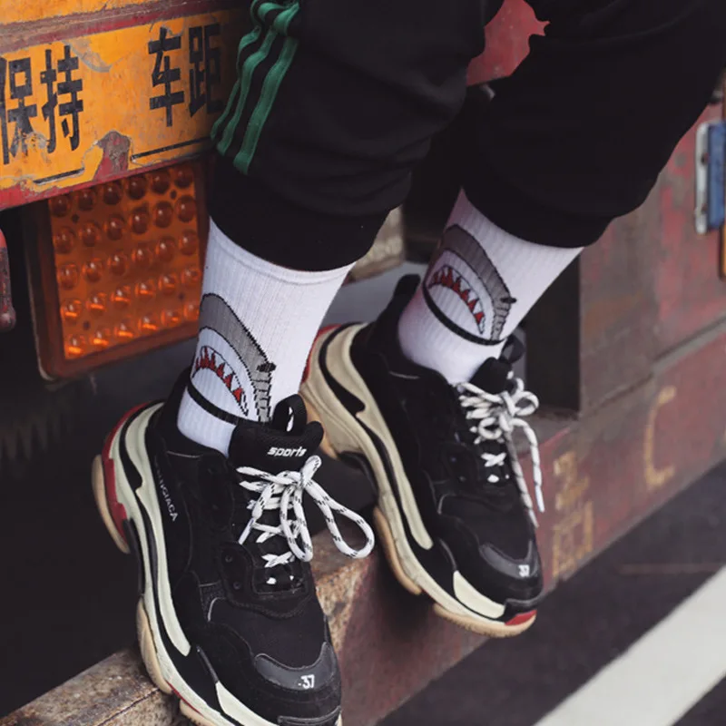 Модные черно белые счастливые носки для мужчин полосатые крокодиловые средней