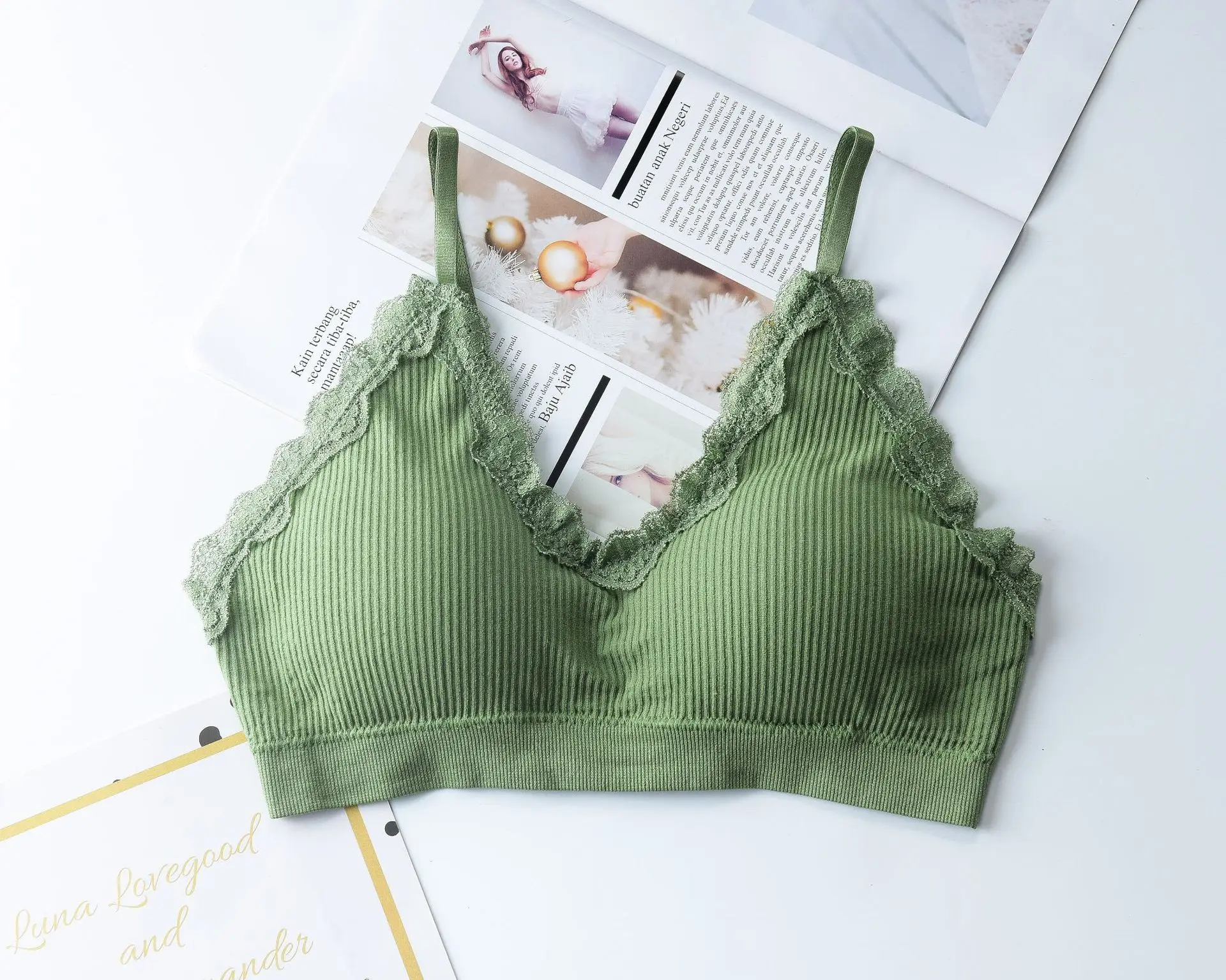 Женский кружевной беспроводной бесшовный бюстгальтер на подкладках сексуальный