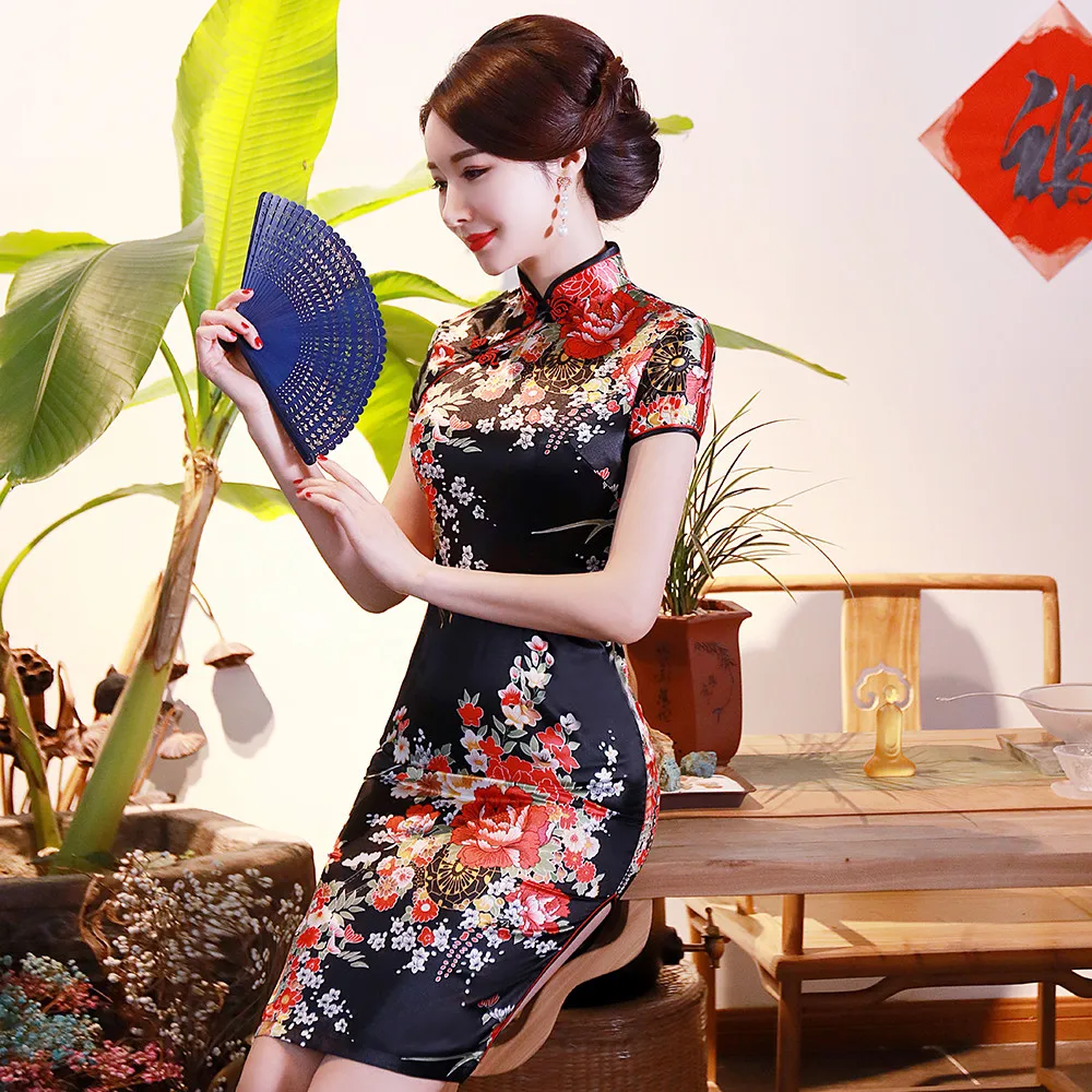 

Черный с цветочным принтом; Женские короткие обтягивающие Cheongsam Сексуальная Высокая Разделение китайское традиционное платье размера плюс...