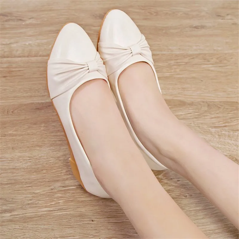 Белые женские туфли-лодочки из мягкой кожи 3 5 см Офисные на танкетке среднего