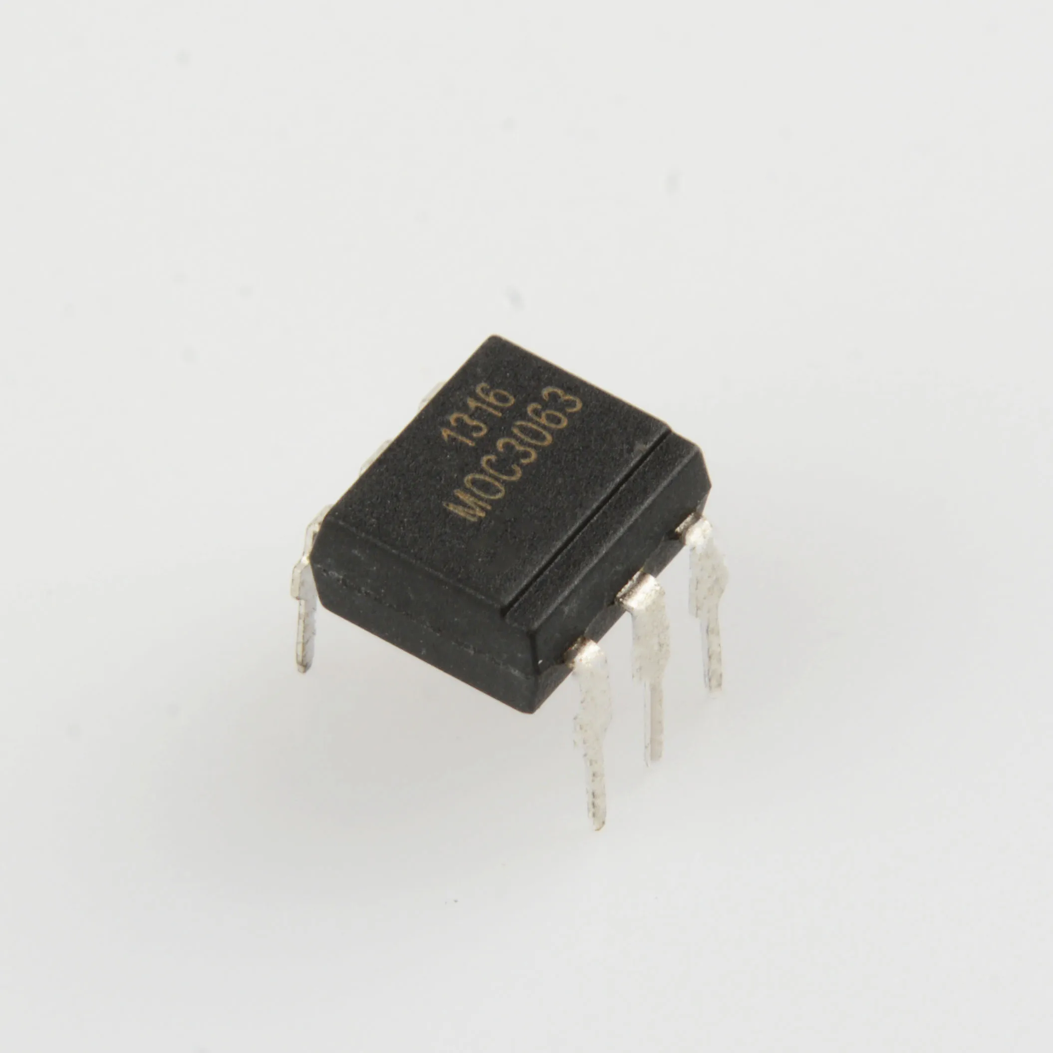 Quality assurance MOC3063 upright DIP6 light coupling device big price can play | Integrated Circuits