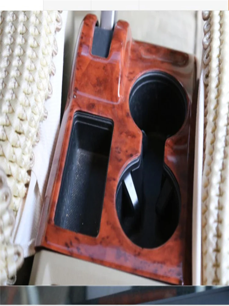 

For Honda CRV 2007-2011 mahogany carbon fiber interior modification mahogany water cup holder decorative sequin left drive