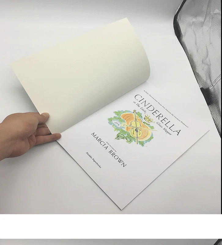 Детская книга Золушки с рисунками на английском языке для начальной школы