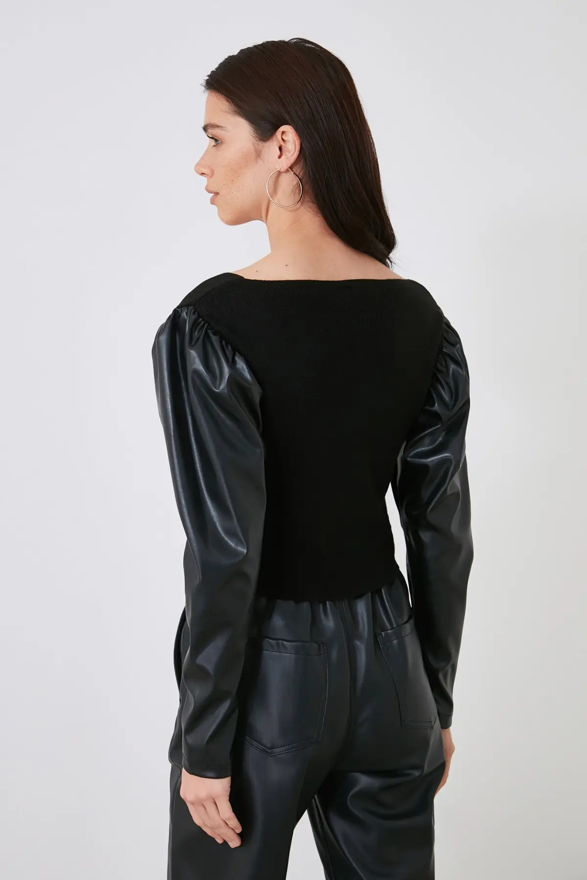 

Trendyol Leather Detailed Knitwear Sweater TWOAW21KZ2602