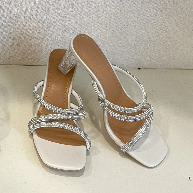 

Со стразами; Женские тапочки с украшением в виде кристаллов на блочном каблуке шлепанцы без задника с открытыми пальцами, с квадратным носк...