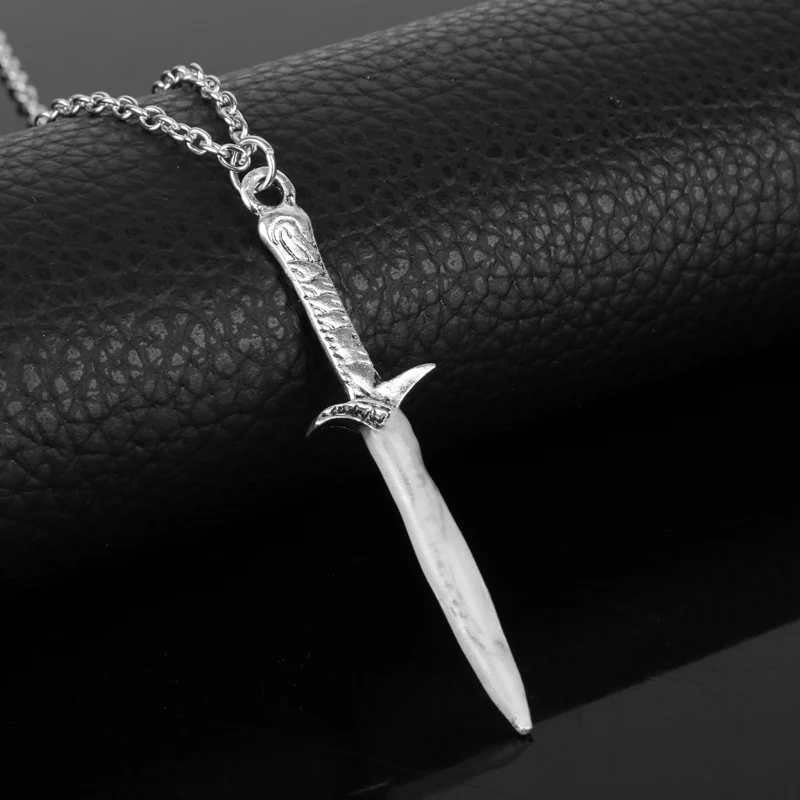 HANCHANG Jewelry Бильбо Бэггинс Ожерелье меч светится в темноте светящаяся ролика жало