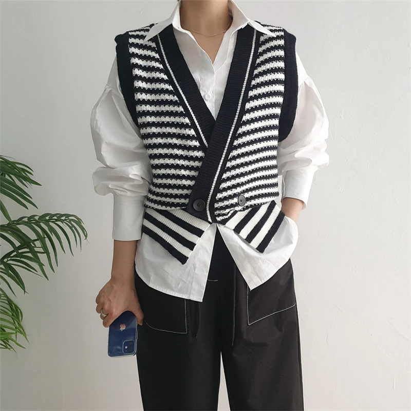

2021 New Spring Autumn Women Sweaters Striped Sleeveless Vest Waistcoat Knitted Vintage Wild Tops Stylish Cardigan