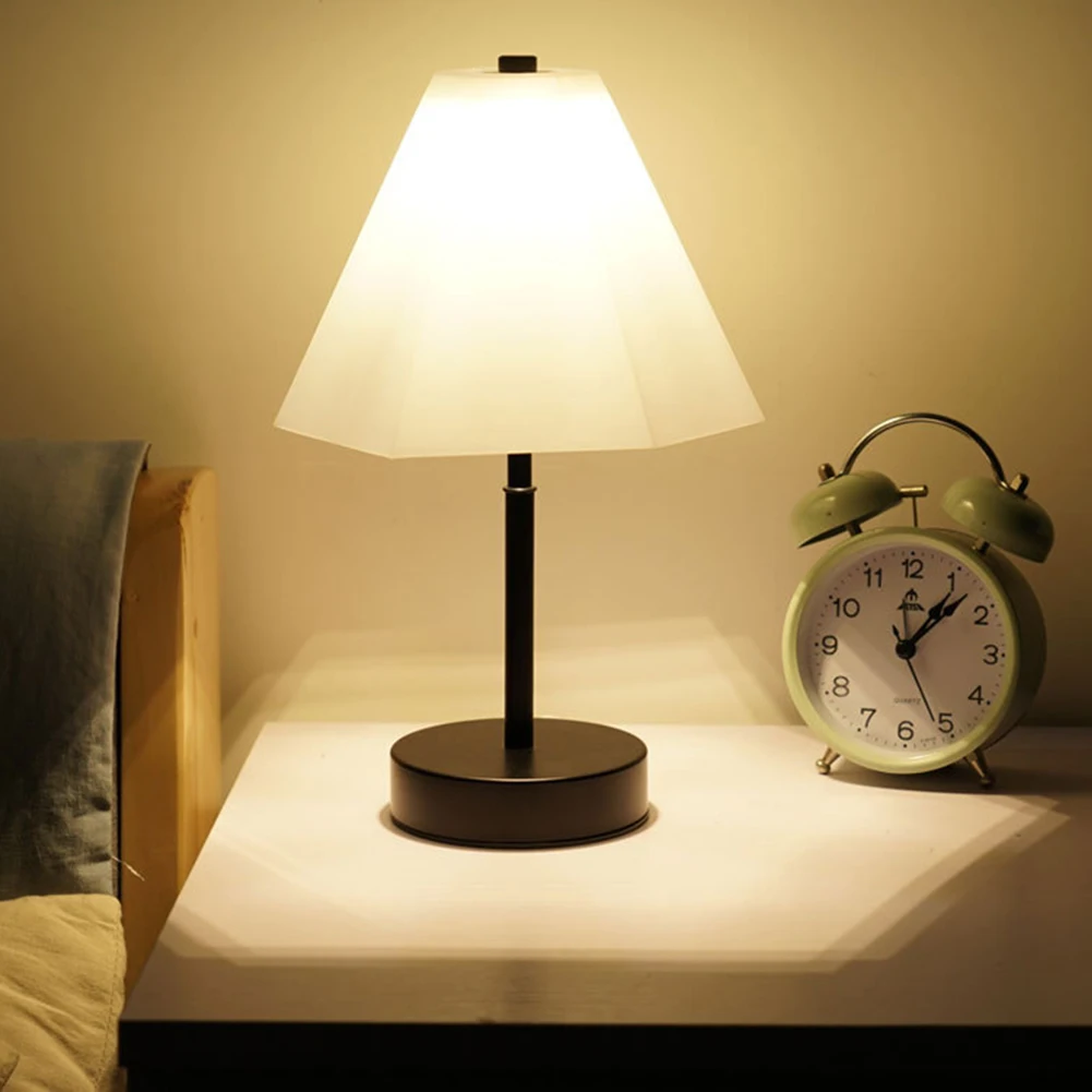 

Retro LED Pleated Table Lamp for Bedroom USB Powered Desk Light for Study Bedside Room Decor Night Light Kids Christmas Gifts