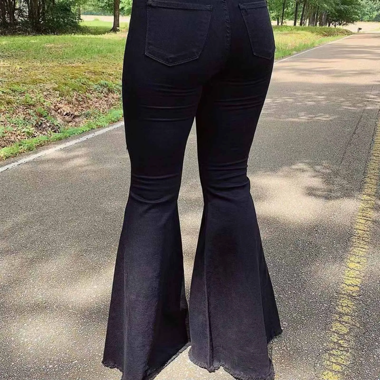 

2021 Summer ladies fashion sexy trend retro minimalist temperament casual tight trumpet worn hole jeans
