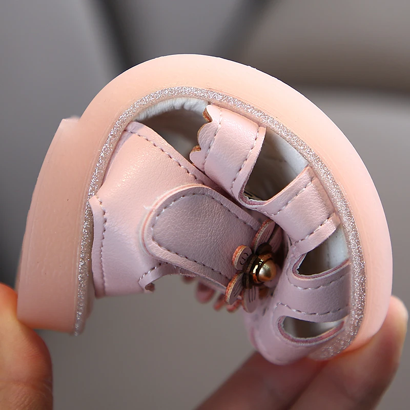 

Baby Hollow Sandals 2020 New Summer Girls Shoes Kids Girls Pu Flowers Breathable Rubber Beach Sandals Toddler Kids Shoes