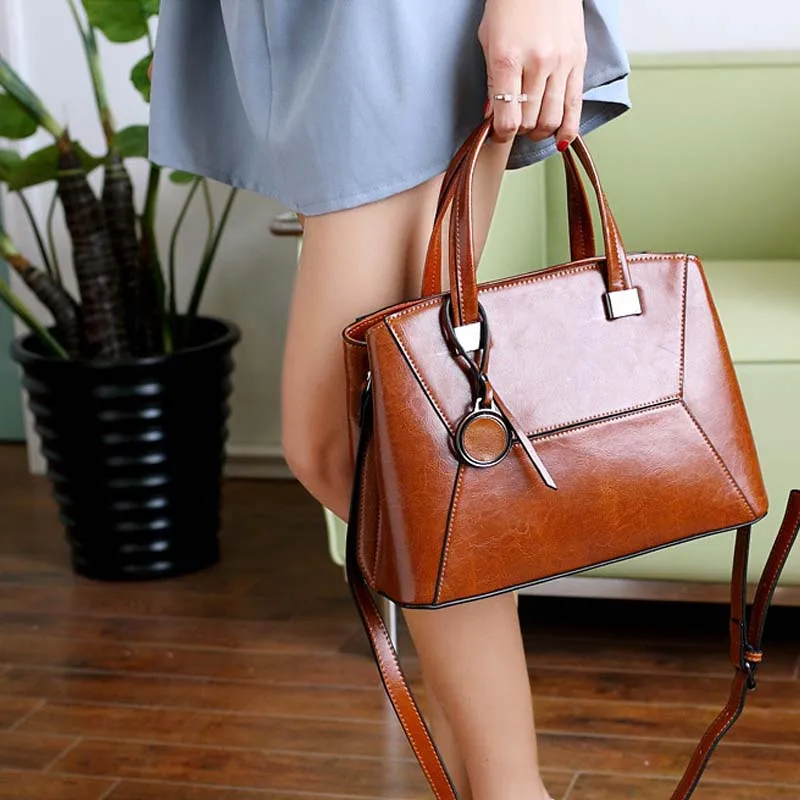 

Women's bags Korean style new genuine leather women's bag oil wax fashion wild hand ladle shoulder messenger bag sh110019