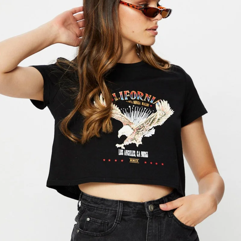 Принтом Орлиных крыльев и черная футболка для женщин в винтажном стиле уличная