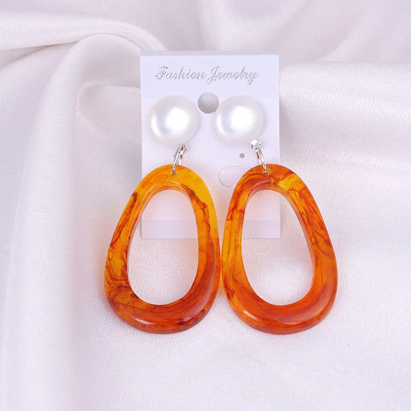 

Women Acrylic Small Stud Earring Earrings Vintage Resin C Shape Earring Bright Color Wedding Jewelry Accessories Gifts