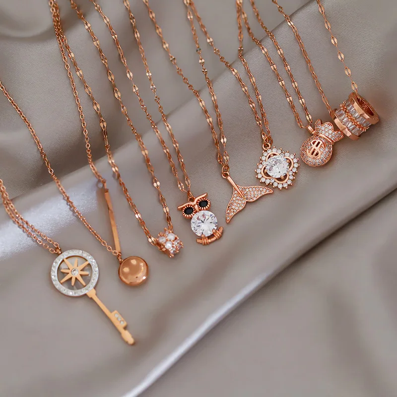 

Rose Gold Titanium Steel Necklace Creative Pendant Slim Waist Roman Numeral Owl Necklace Dropshipping