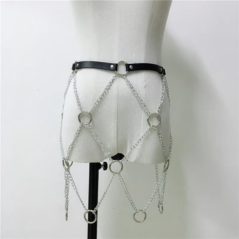 Черного цвета из искусственной кожи мини юбка в готическом стиле ремня через