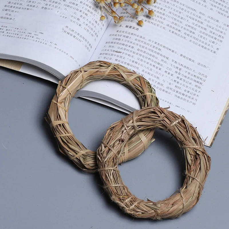 

3 Sizes 1PC Hand Woven Natural Dry Grass Circle For Christmas Pendant Wreath Ornaments DIY Festival Wedding Decoration