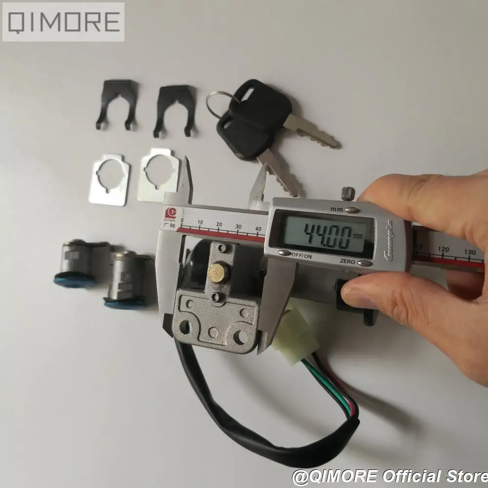 Комплект ключей замка зажигания для скутера спортивный Roketa Bahama VIP Future Champion Baja BE500