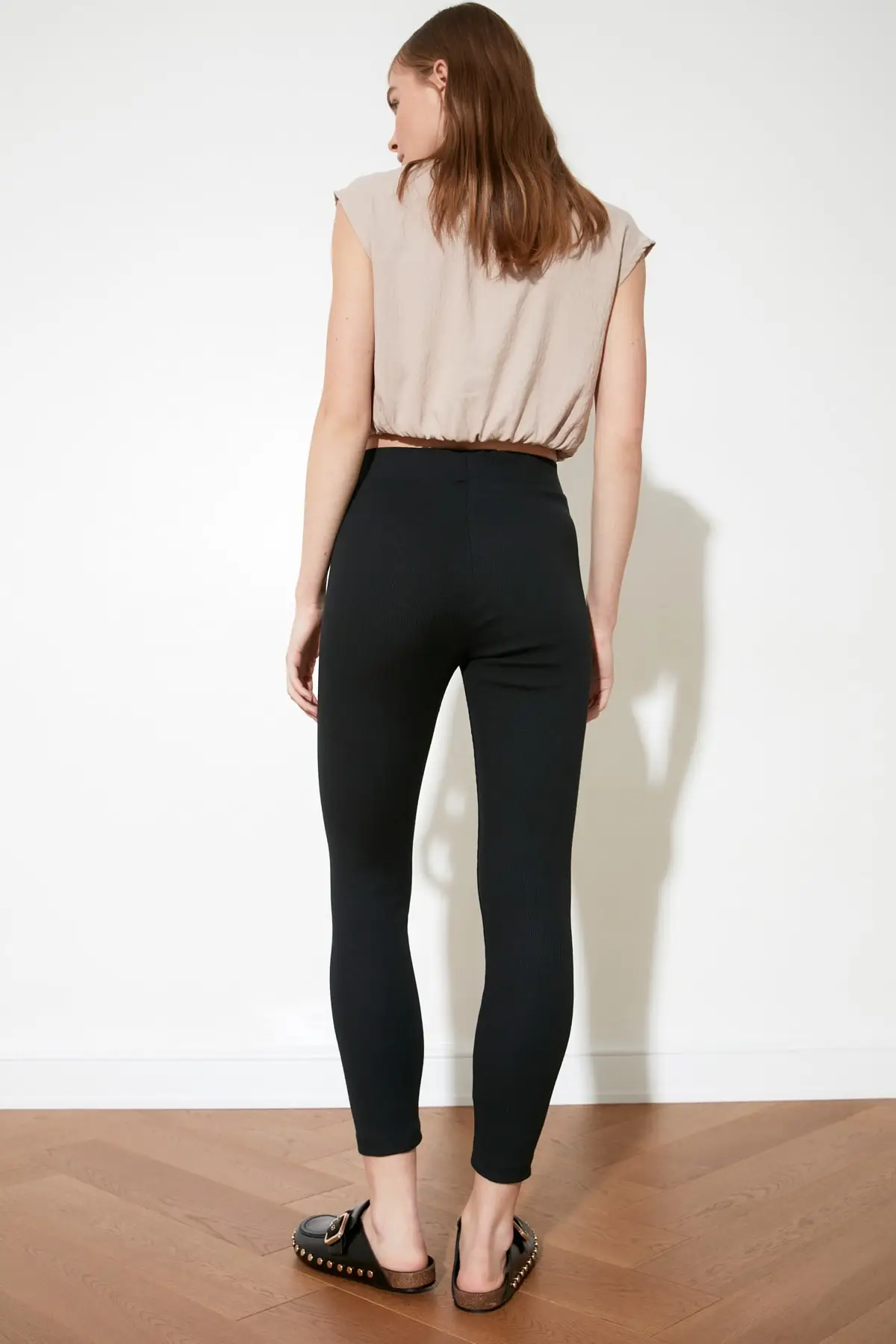 

Trendyol Ribbed Knit Leggings TWOSS21TA0004