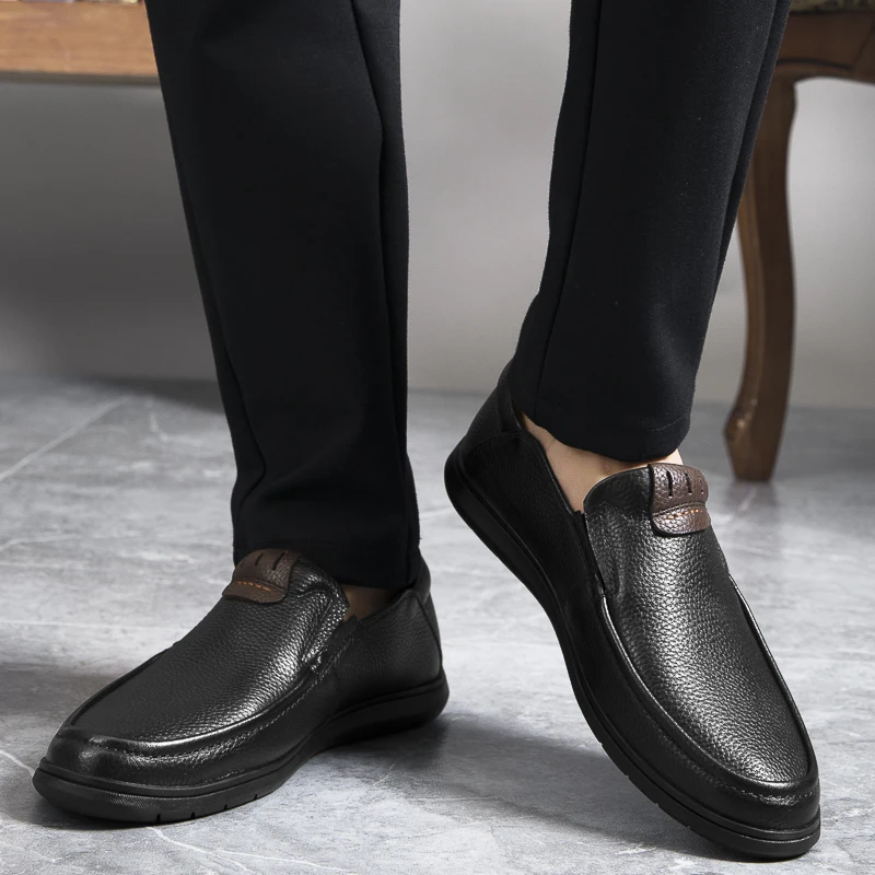 

Hot Sale Men Loafers Moccasins Genuine Leather Men Casual Driving Comfortable Men Loafers Moccasins Slip On Men's Flats