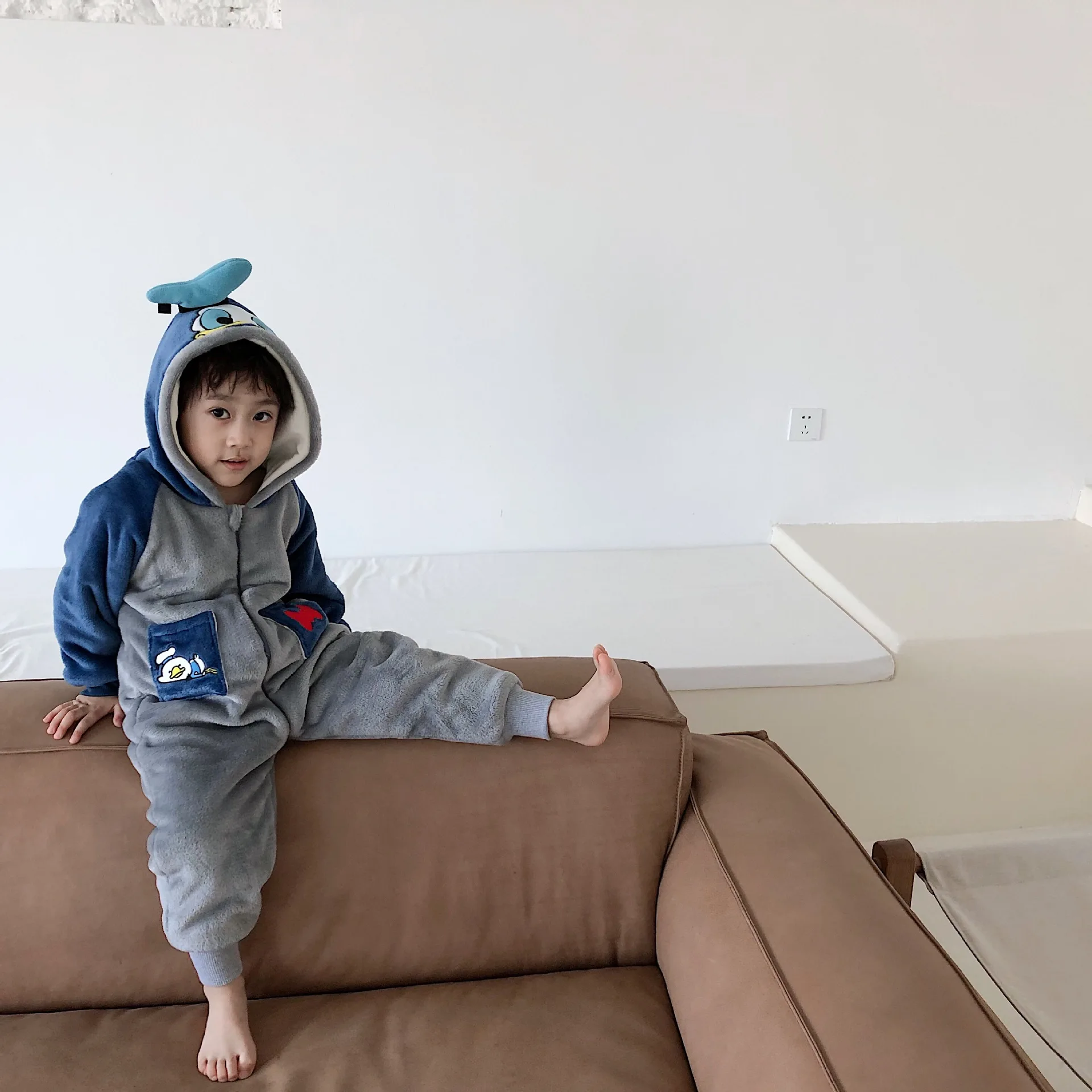 Tonytaobaby/новый зимний фланелевый детский спальный мешок с капюшоном и рисунком для