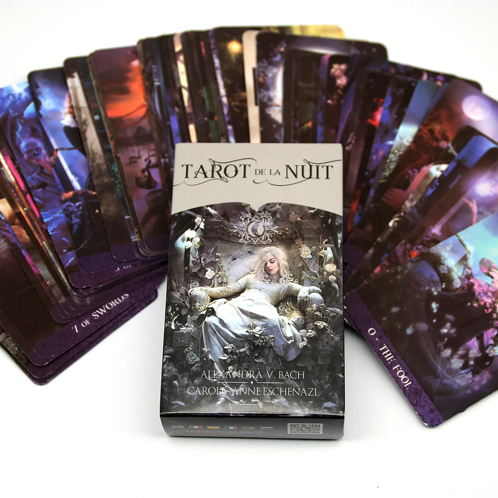 Tarot de la ночь открывает путешествие в мощной темноте под лунным светом гламура и