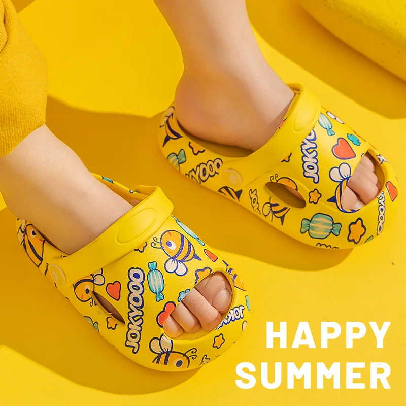 

2021 summer new children's hole shoes boys and girls soft sole infant 1-3 years old baby slippers