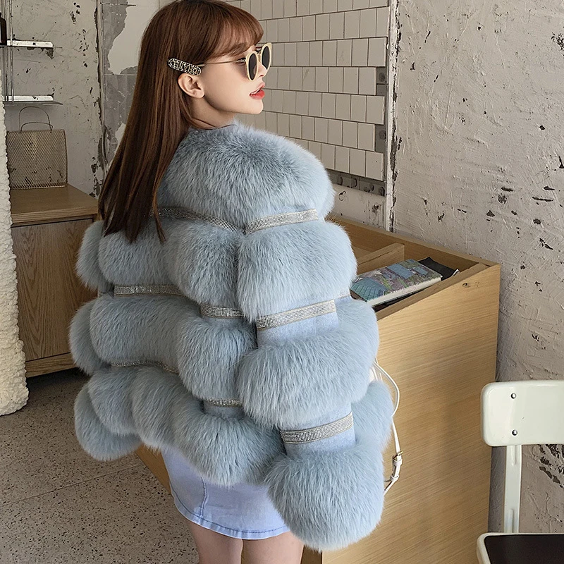 Женское пальто из натурального Лисьего меха зимнее толстое с украшением страз и