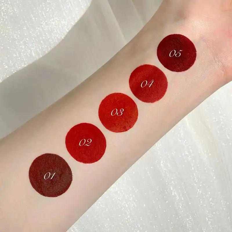 

One set of long-term matted lipstick moisturizer-proof dnot sexy red water is not easy to discolour velvet lipstick matted lip