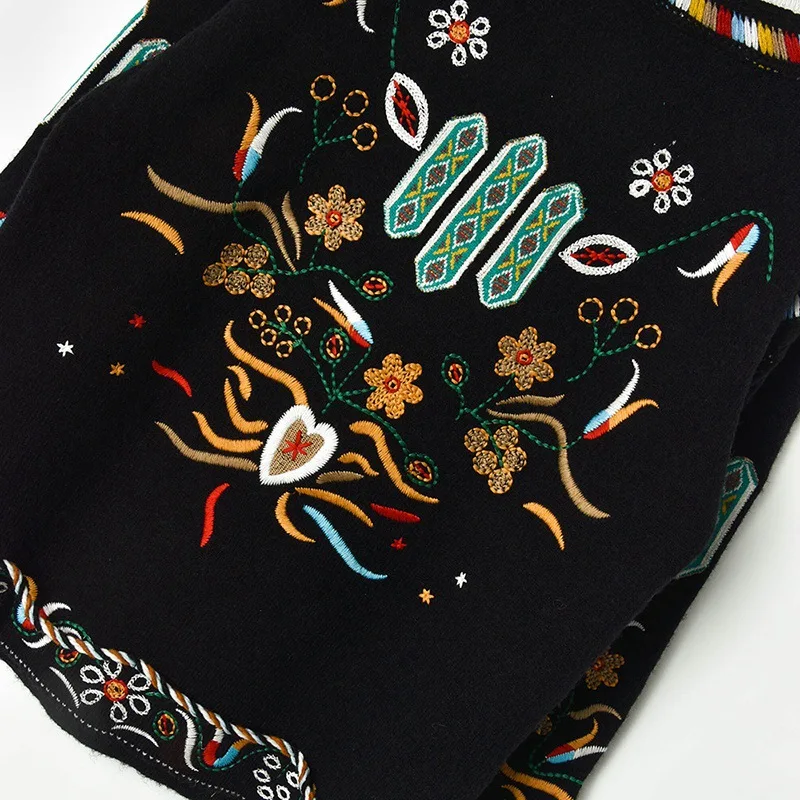 Женский трикотажный свитер в винтажном стиле теплый джемпер ретро с вышивкой и