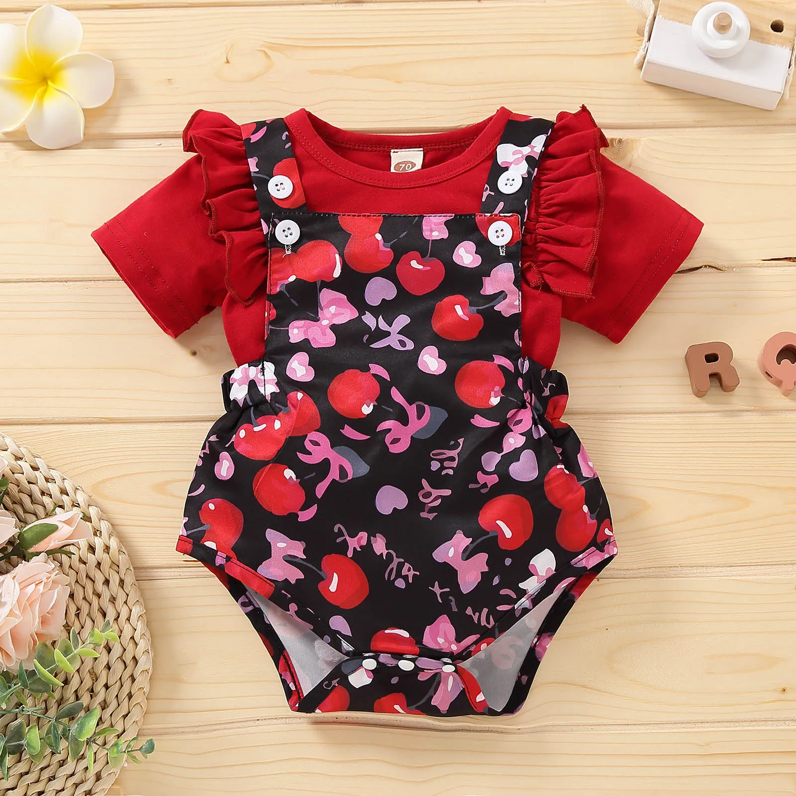 

Комплект одежды на бретелях для маленьких девочек, однотонный короткий топ с оборками и шорты с леопардовым принтом, милые летние комплекты...