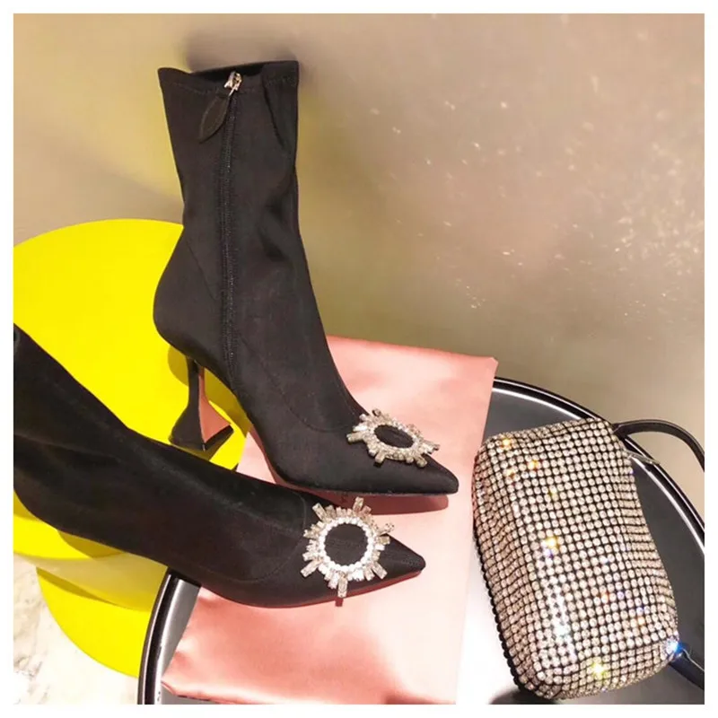 Новинка 2019 роскошные женские сапоги однотонные удобные модные Универсальные