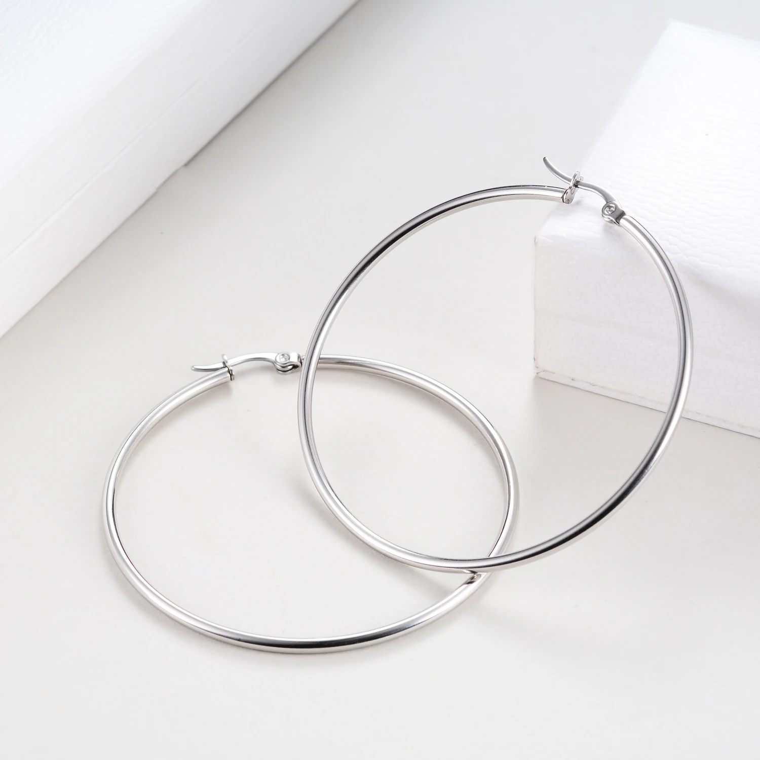 

2020 New Fashion Women's Alloy Simple 40MM Big Circle Earrings Temperament Earrings Female Gifts