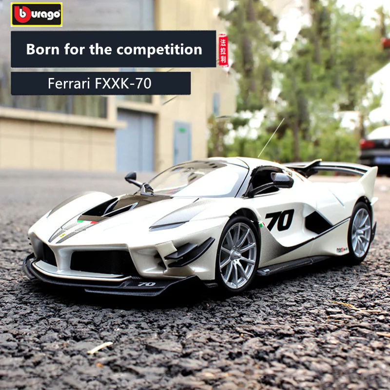 

Модель автомобиля Bburago, модель автомобиля из сплава Ferrari FXXK 70th 1:18, коллекция украшений, Подарочная игрушка, литье под давлением