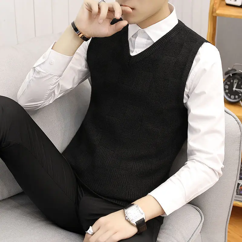 

2021 New Men's Sweater Vest Men's Youth Slim V-neck Knitted Sleeveless Sweater