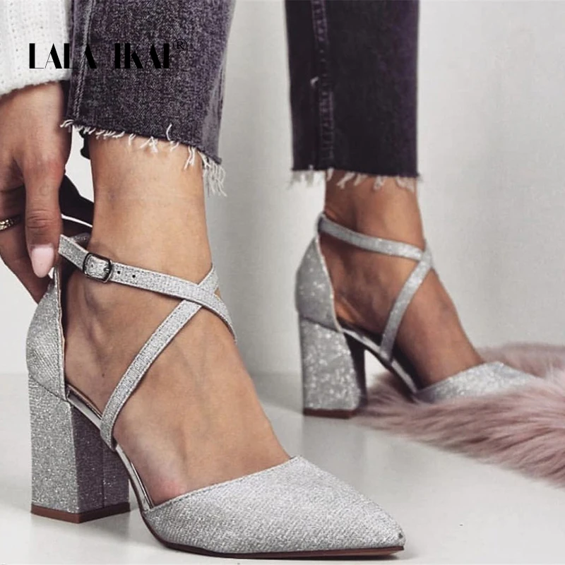 Женские босоножки с острым носком и блестками LALA IKAI пикантные однотонные пряжкой