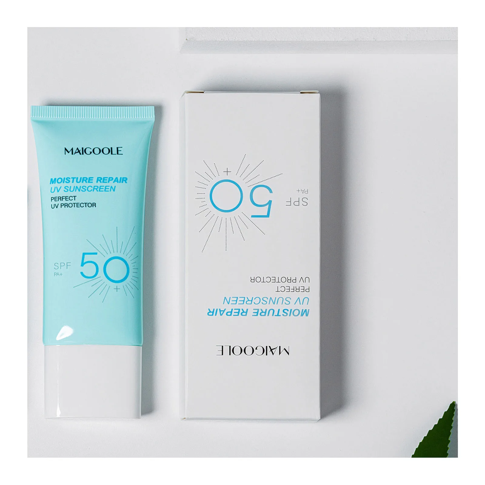 Солнцезащитный освежающий нежирный увлажняющий мощный солнцезащитный крем