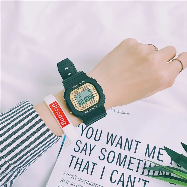 Женские спортивные часы водонепроницаемые цифровые наручные женские