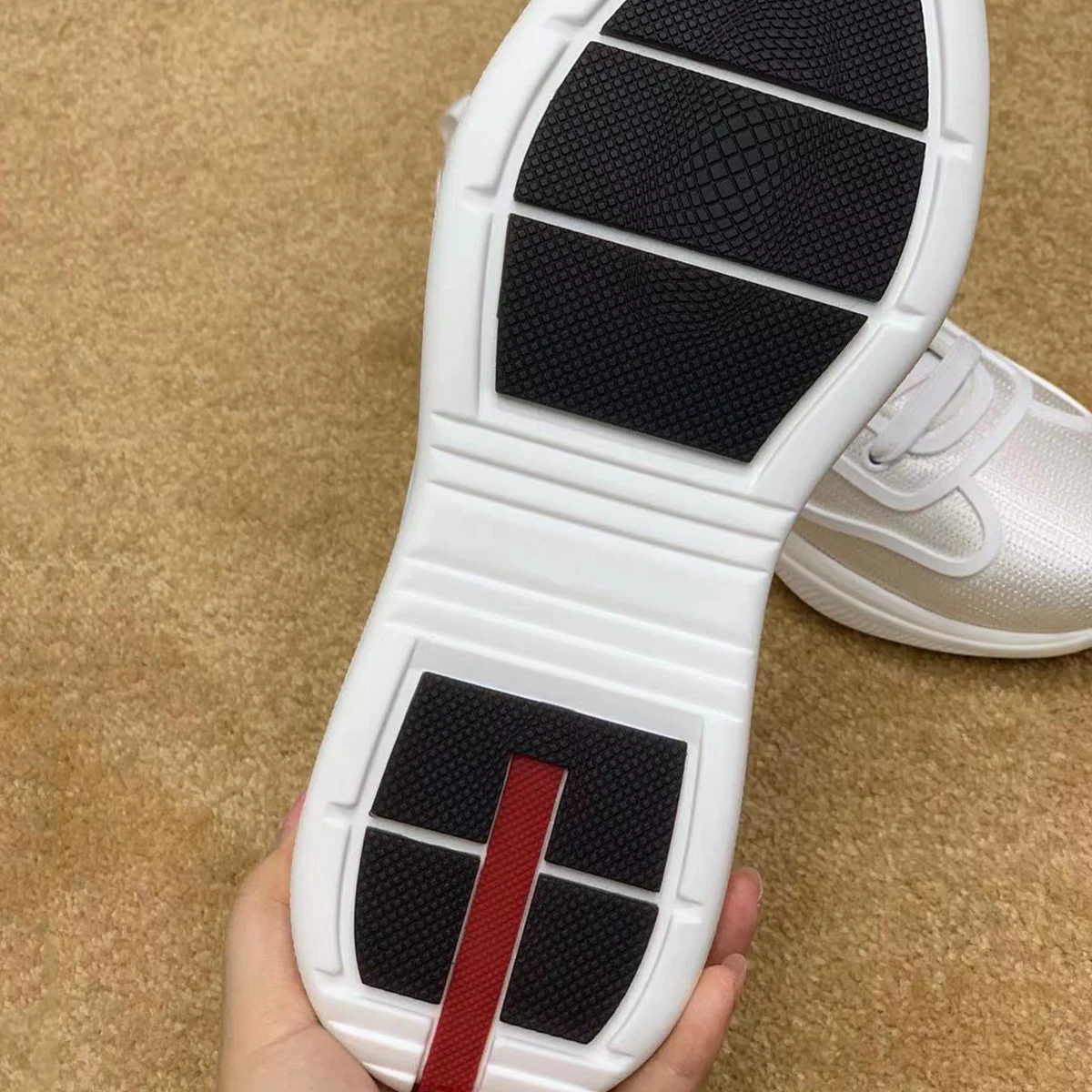 

Men Casual Shoes Patent Leather spelling Fabric thick bottom breathable Sneakers