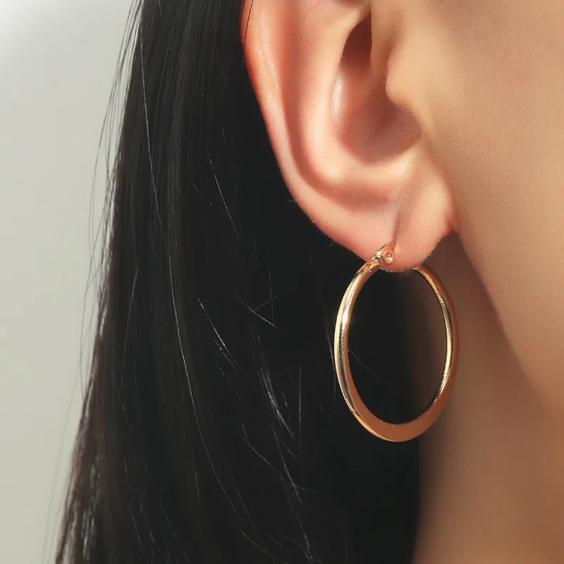 

2021 Korean Jewelry Exaggerated Big Circle Retro Geometric Hoop Earrings Party Accessories for Women