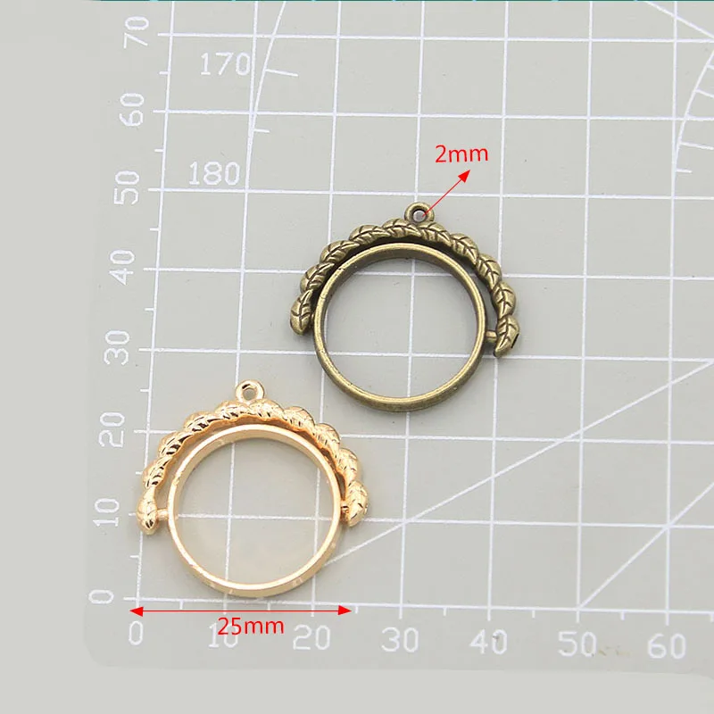 

6PCS 7Color 25mm Circular Geometric Charm Rotary Carving Hollow Rubber Blank Pendant Tray DIY Hand Frame Mold Making