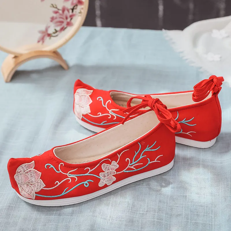 

women shoes canvas flat shoes embroidery chinese traditional shoes for women hanfu Chinese wedding shoes China style oriental